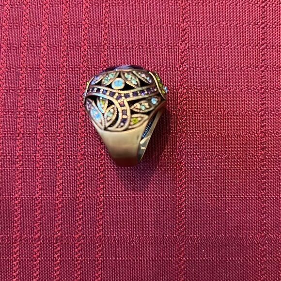 Beautiful ornate sparkly ring large purple center stone smaller blue stones EUC - Picture 5 of 11